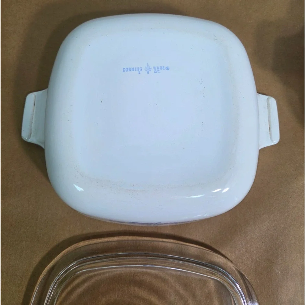 Two Vintage Corning Ware Blue Cornflower 1 Qt Casserole Dishes with Lids